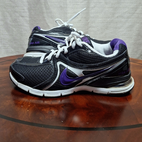 Nike Shoes - Nike Air Visi Sleek Womens Black Purple Shoes Size 8